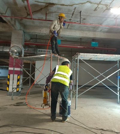 內(nèi)部灌漿填充（針對(duì)受力變形類中等裂縫）加固處理法